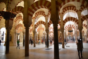 https://www.khanacademy.org/humanities/ap-art-history/early-europe-and-colonial-americas/ap-art-islamic-world-medieval/a/the-great-mosque-of-cordoba